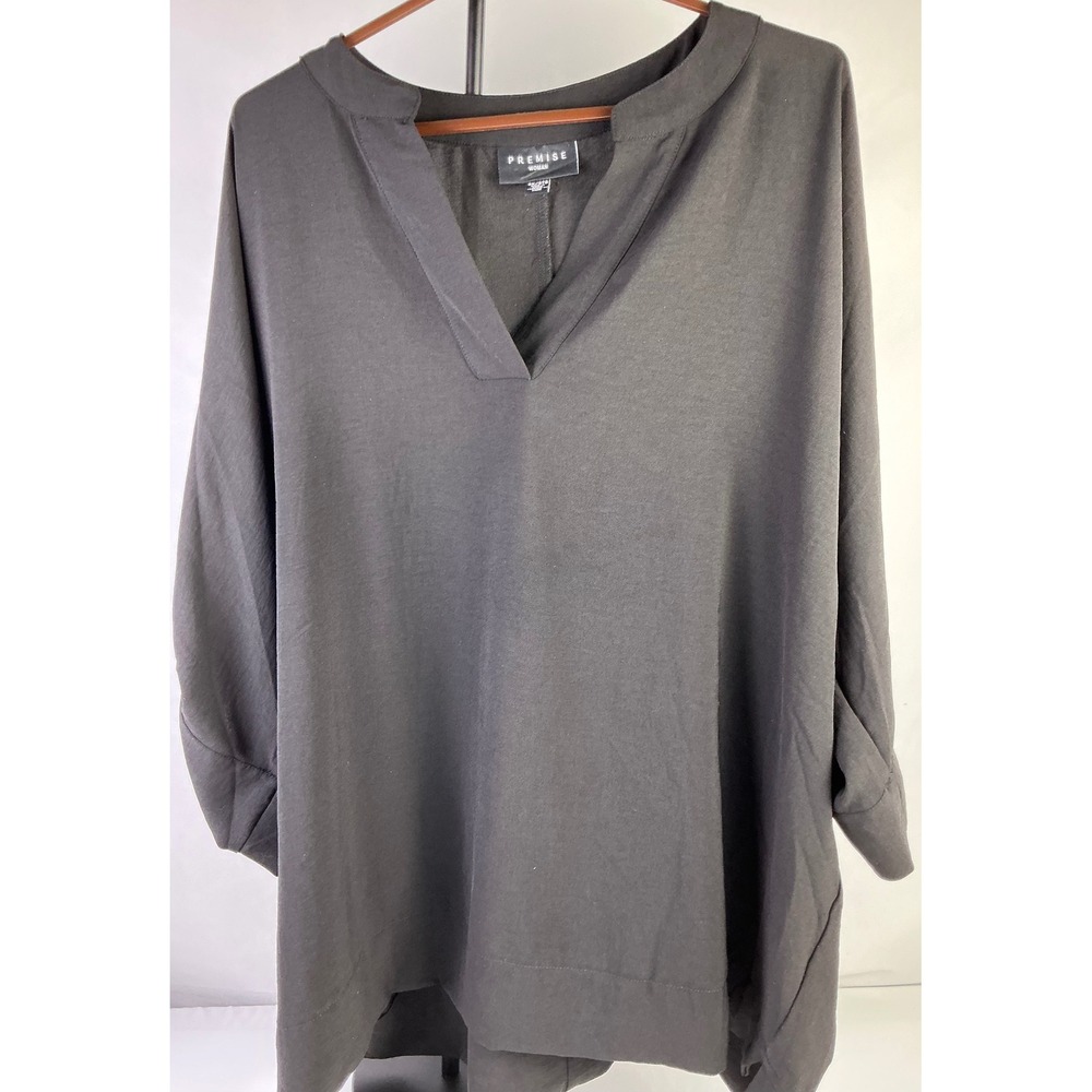 Premise Woman Black V-Neck Dolman Sleeve Asymmetrical Hem Tunic Top